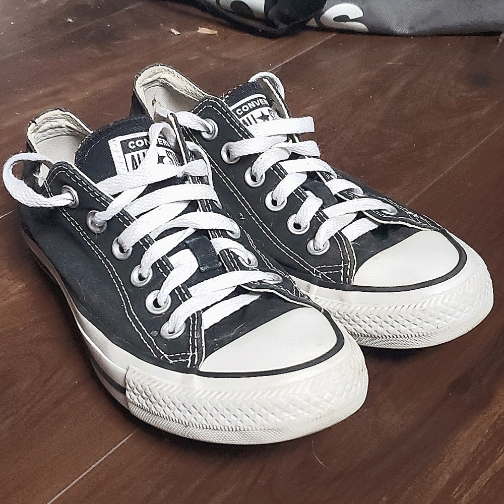 Black converse